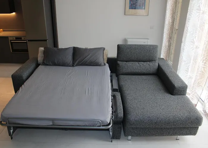 Space Loft - Close To M5 Subway - Free Parking - Sky & Netflix Tv *
