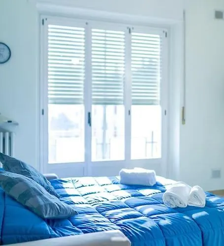 Lägenhet Navigli - Downtown - Duomo Spacious Two Bedroom - Close To Metro - Ac - Wi-fi Milano