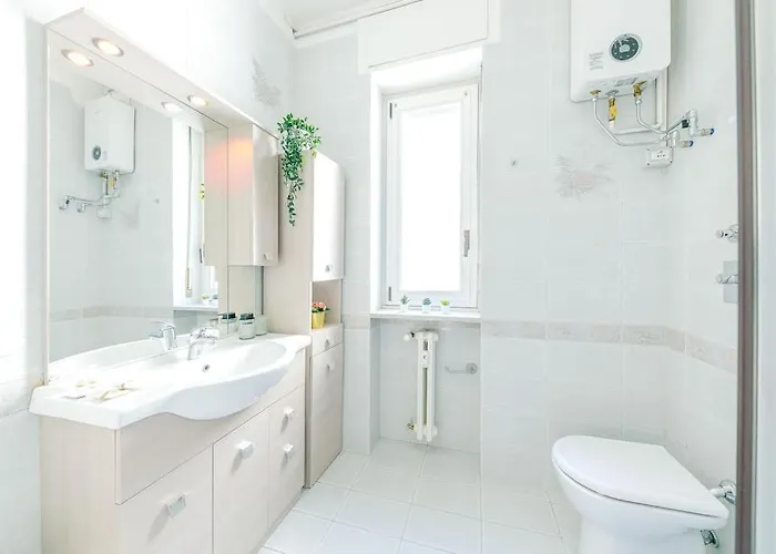 Navigli - Downtown - Duomo Spacious Two Bedroom - Close To Metro - Ac - Wi-fi Lägenhet