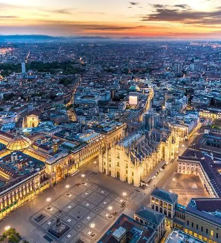 Lägenhet Navigli - Downtown - Duomo Spacious Two Bedroom - Close To Metro - Ac - Wi-fi *