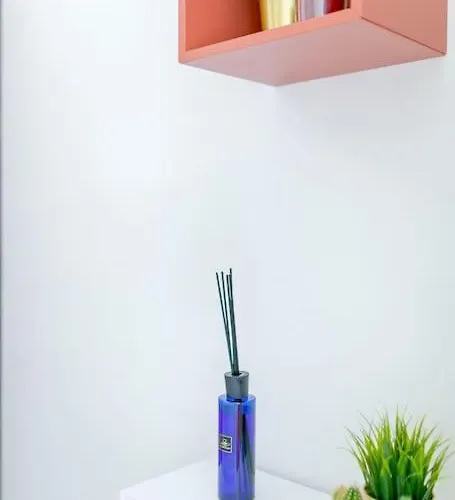 Navigli - Downtown - Duomo Spacious Two Bedroom - Close To Metro - Ac - Wi-fi Lägenhet