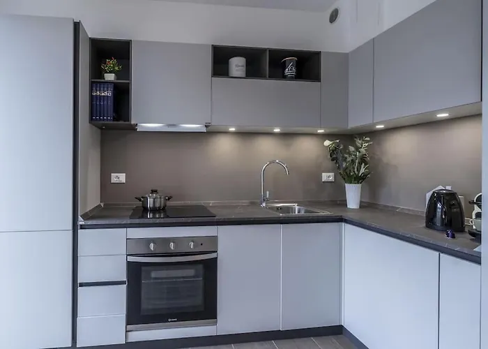 Duomo Space Free Parking - Private Gym- Metro Apartman *