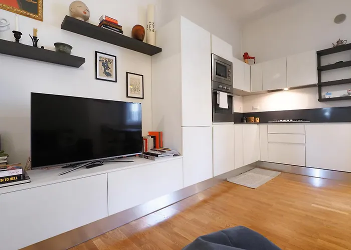 Primopiano - Ugo Bassi Apartman Milánó