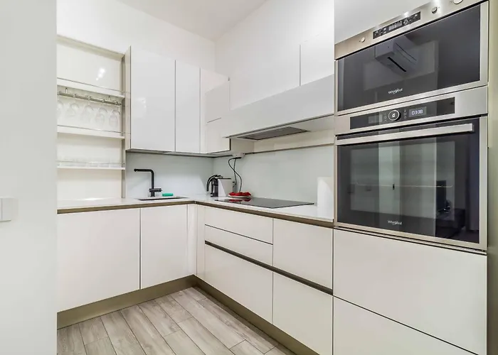 Domusmi Veniero 12 *