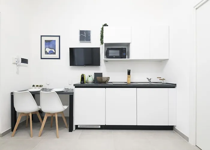 Easylife - Pratico Monolocale In Zona Isola *