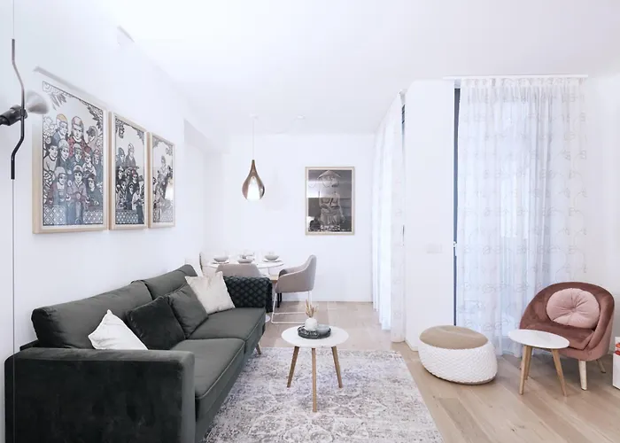 Easylife - - Macchi 61 - アパート