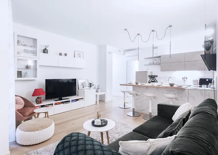 Easylife - - Macchi 61 - * ミラノ