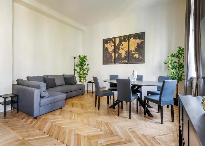 Elegant Brand New Near Duomo 米兰