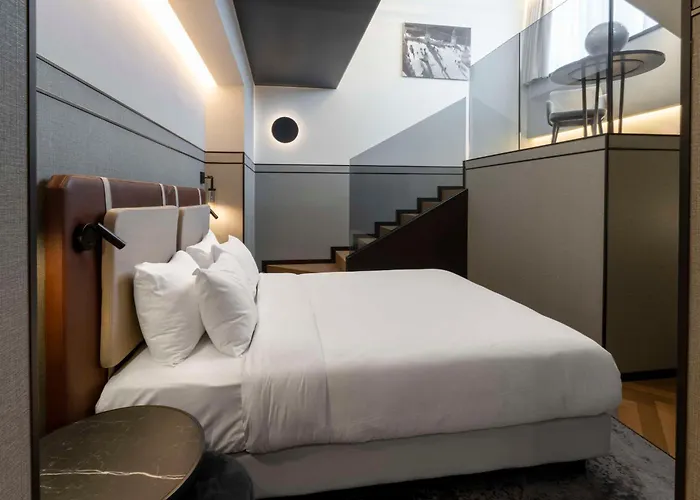 Отель Palazzo Touring Club Milan, A Radisson Collection Милан