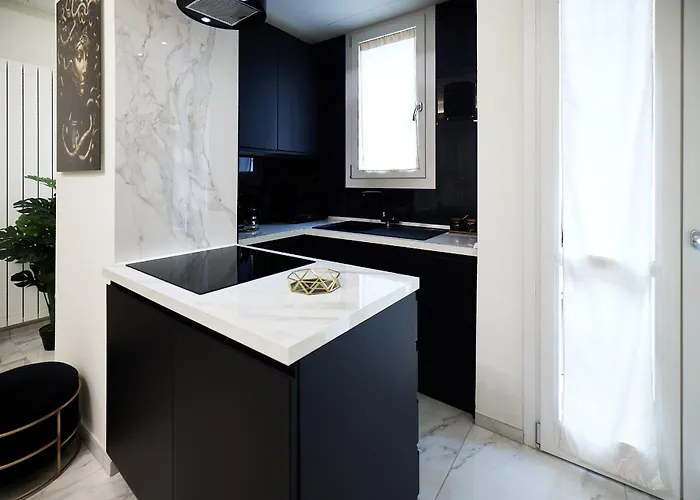 Italian Fashion - Luxurious Marble City Center * 밀라노