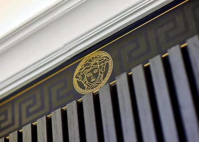 Italian Fashion - Luxurious Marble City Center Lägenhet