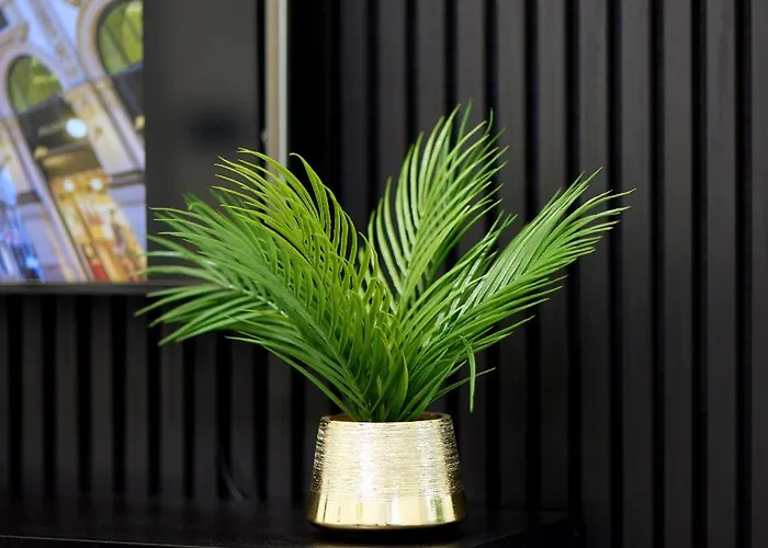 Italian Fashion - Luxurious Marble City Center * Milano