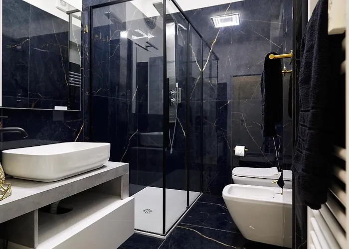 Italian Fashion - Luxurious Marble City Center 밀라노