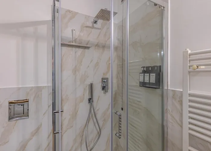 Industrial Loft In Maciacchini - Metro 50m Smartworking & Netflix *