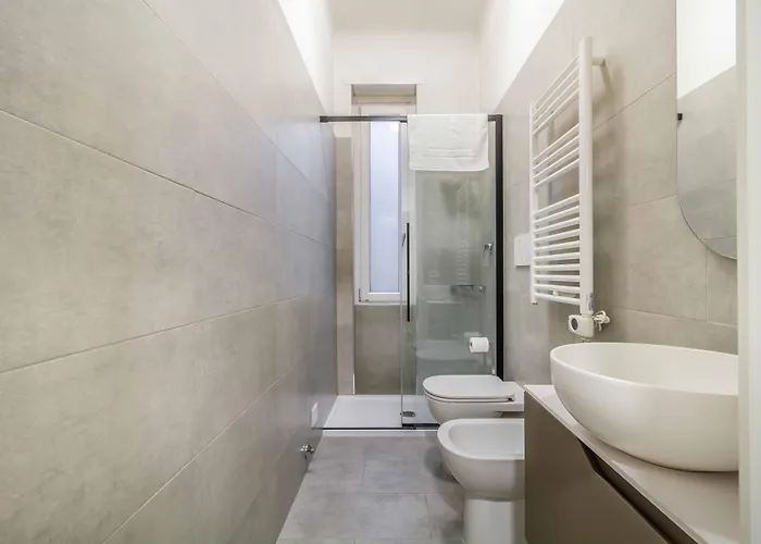 Domusmi Veniero 12 *