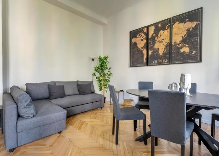 Elegant Brand New Near Duomo * 米兰