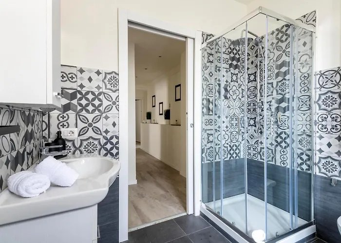 公寓 Elegant Brand New Near Duomo 米兰