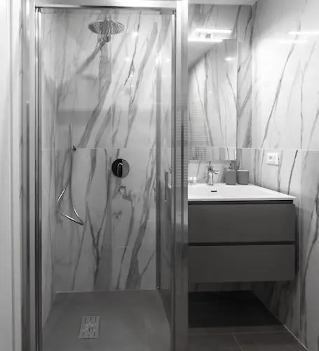 Duomo Space Free Parking - Private Gym- Metro * Milánó