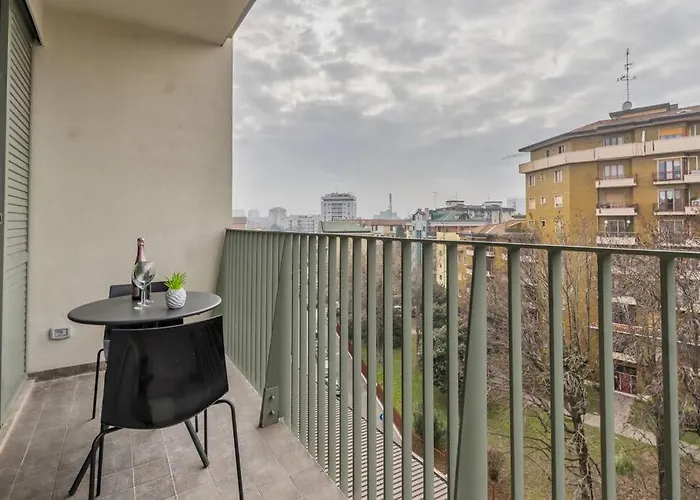 Duomo Space Free Parking - Private Gym- Metro Milánó