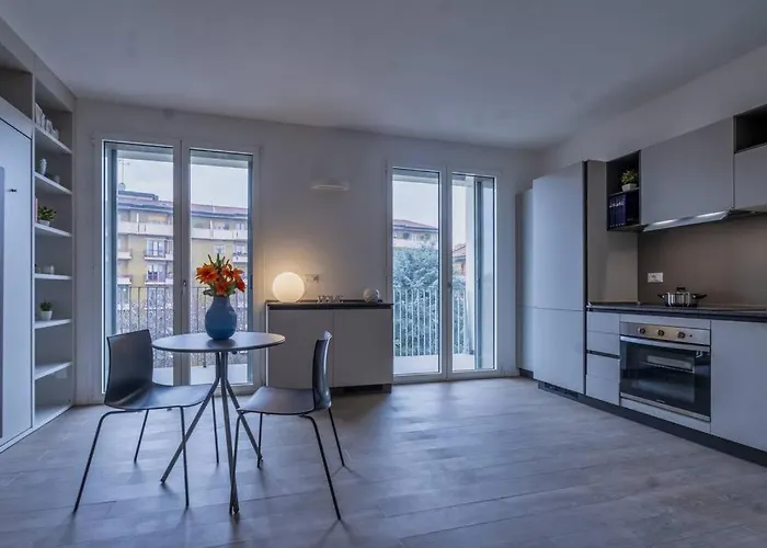 Duomo Space Free Parking - Private Gym- Metro Apartman