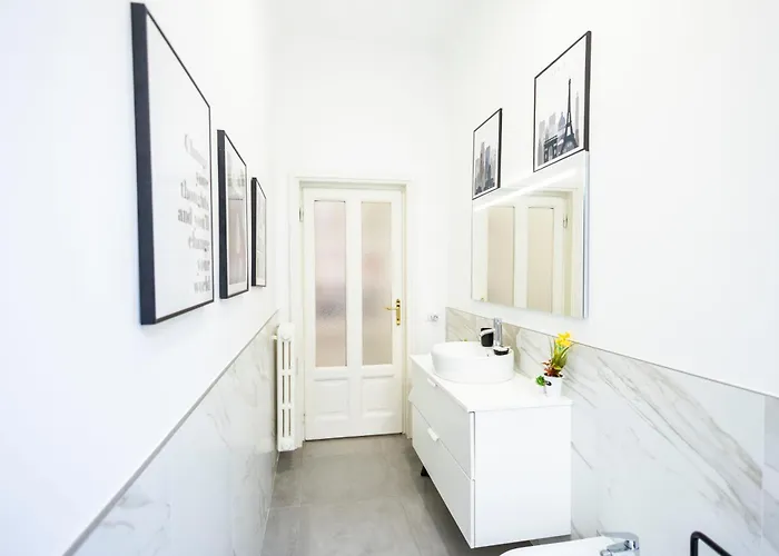 Macchi Charming By 101flats