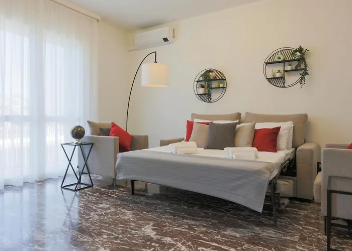 Urban Elegance Station W/private Garage *