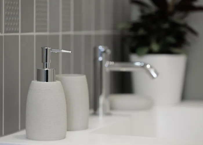 Station Modern Flat W/private Parking Милан