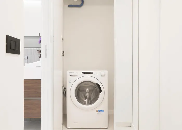 Station Modern Flat W/private Parking Милан