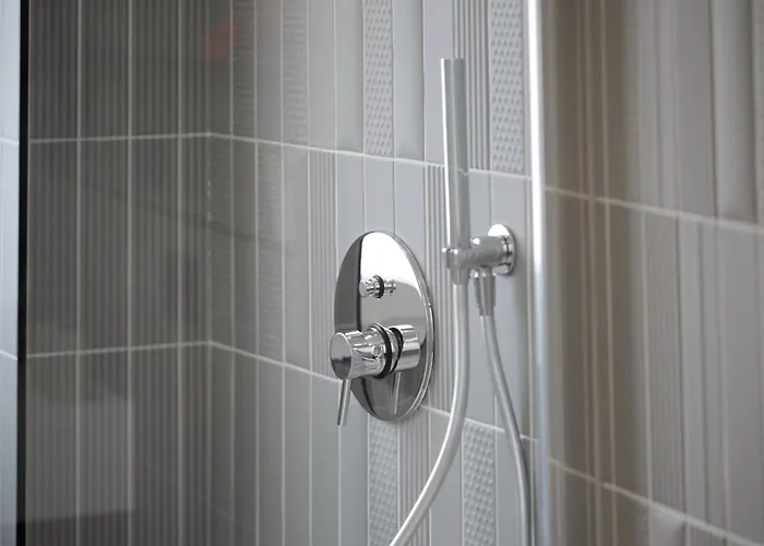 Station Modern Flat W/private Parking *