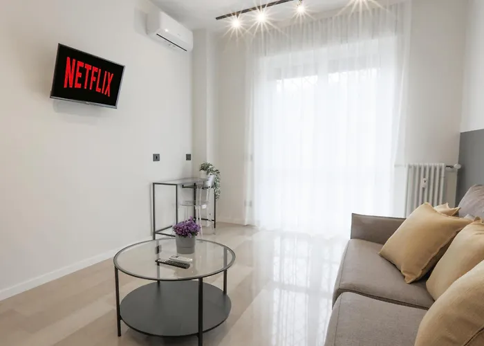 New Modern Flat 10 Minutes Walk From Station Apartament Mediolan