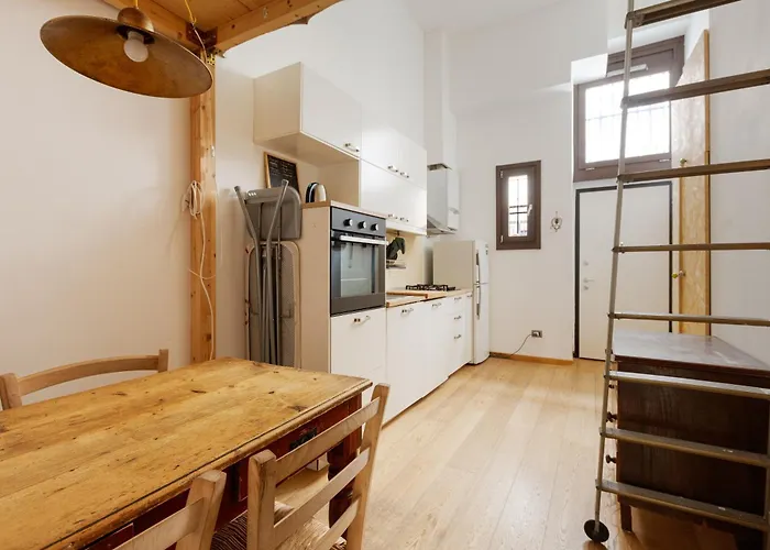 On 2 Levels Milan-crocetta M3! * Milánó