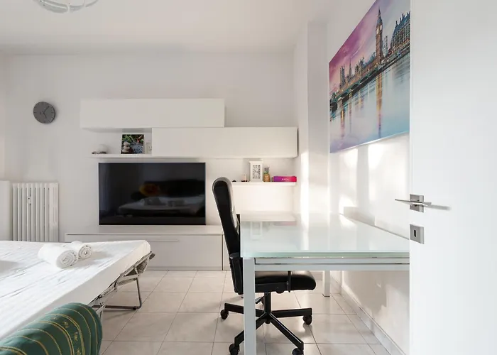Guesthost - Corvetto M3 Bright With Balcony! Lägenhet