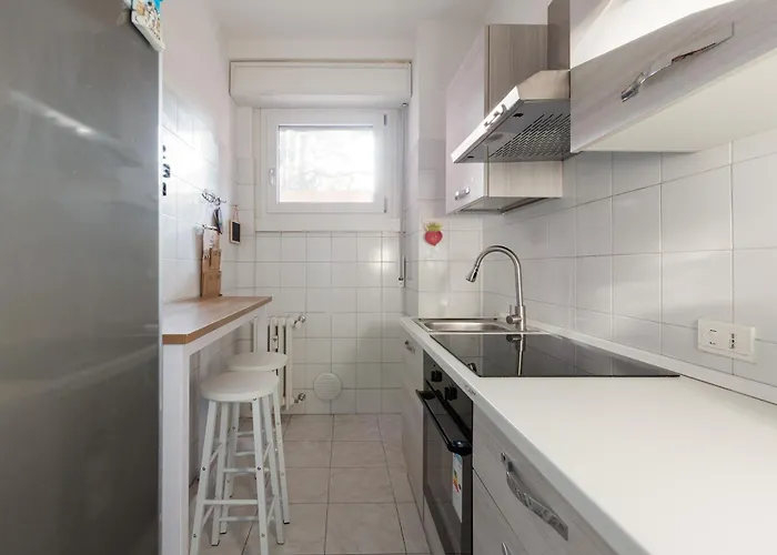 Guesthost - Corvetto M3 Bright With Balcony! Lägenhet *