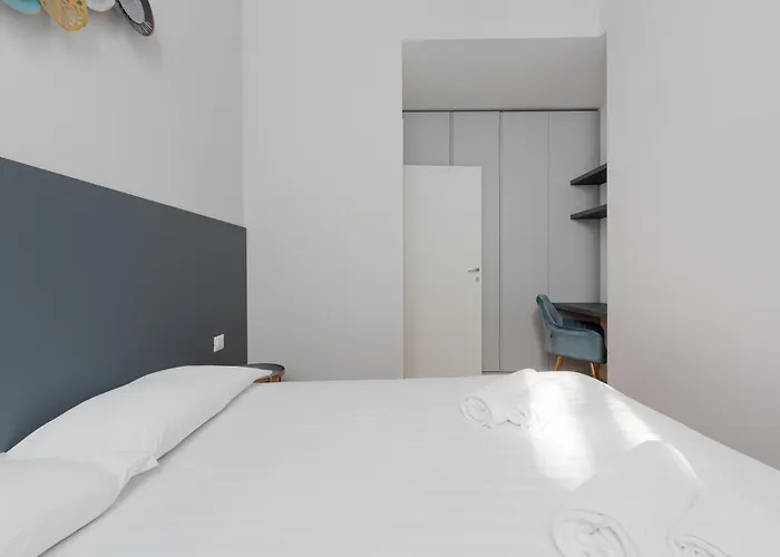 Mac Mahon - Urban Oasis Apartment!