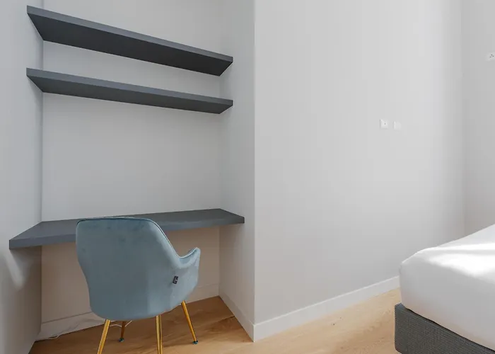 Mac Mahon - Urban Oasis Apartment! *