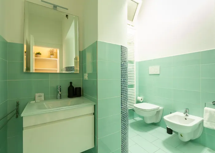 Easytopstay - Porta Romana Lovely 아파트