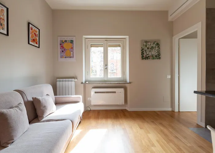 Easytopstay - Porta Romana Lovely 아파트 *