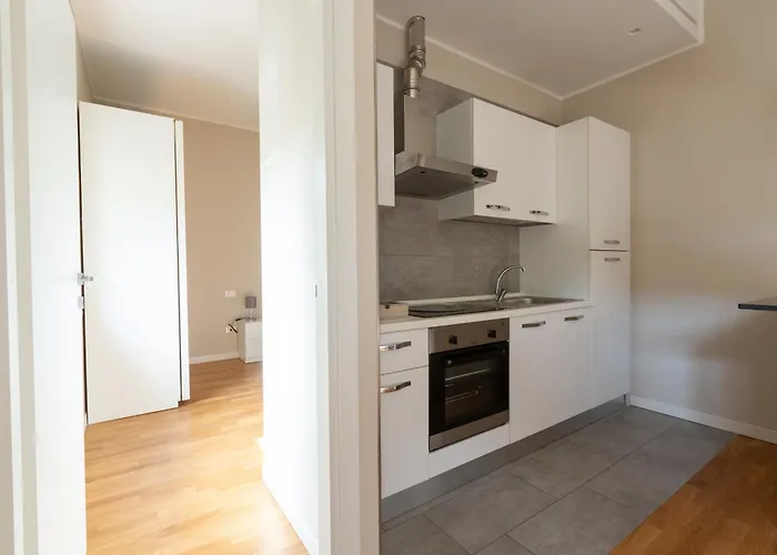 Easytopstay - Porta Romana Lovely 아파트 *