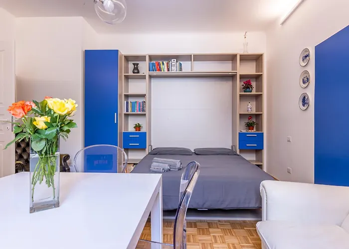 2 Bedroom - Chinatown Апартаменты Милан