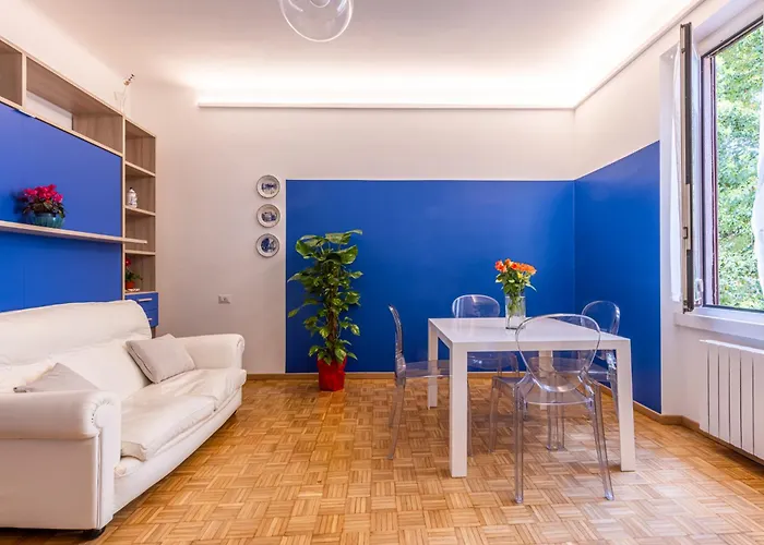 2 Bedroom - Chinatown Apartment Milan