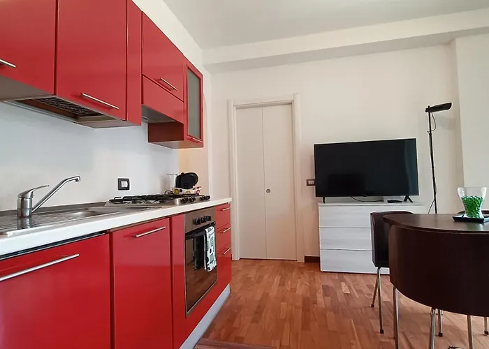 Sahi - Via Dei Ciclamini Mm1 Primaticcio, Stadio San Siro, Ospedale San Carlo *