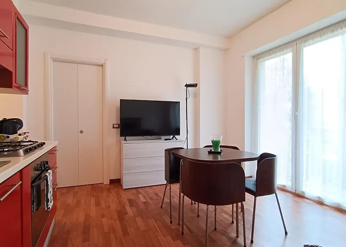 Sahi - Via Dei Ciclamini Mm1 Primaticcio, Stadio San Siro, Ospedale San Carlo 밀라노