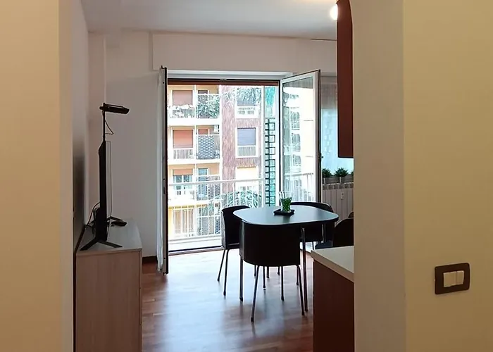 Sahi - Via Dei Ciclamini Mm1 Primaticcio, Stadio San Siro, Ospedale San Carlo *