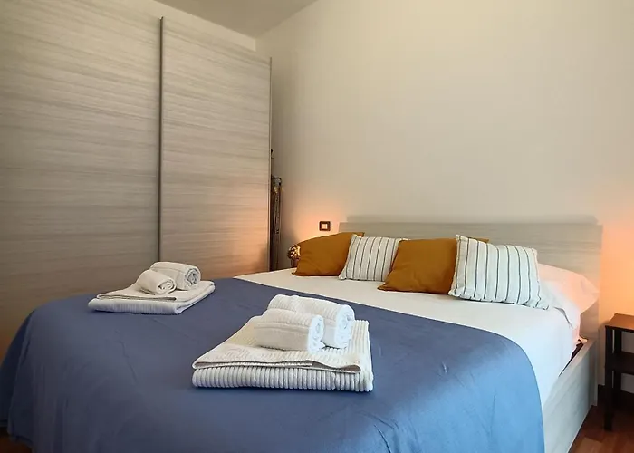 Sahi - Via Dei Ciclamini Mm1 Primaticcio, Stadio San Siro, Ospedale San Carlo 밀라노