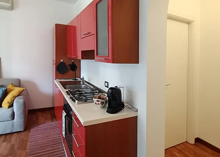 Sahi - Via Dei Ciclamini Mm1 Primaticcio, Stadio San Siro, Ospedale San Carlo