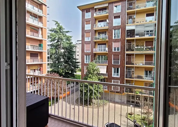 Appartamento Sahi - Via Dei Ciclamini Mm1 Primaticcio, Stadio San Siro, Ospedale San Carlo Milano