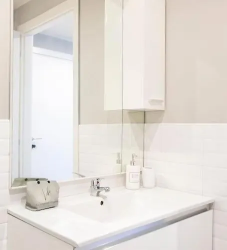 Daire Hacca Collection - Buenos Aires & Station