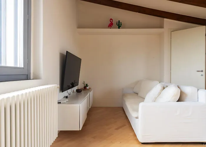 Bilocale In Ottima Posizione: Tra E Lima