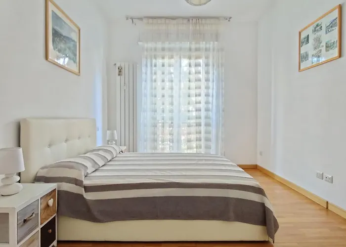 Modern Flat - Via Crimea ミラノ