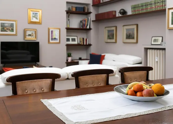 Giovio 11 - Eccellente - Spazioso - Apartamento *